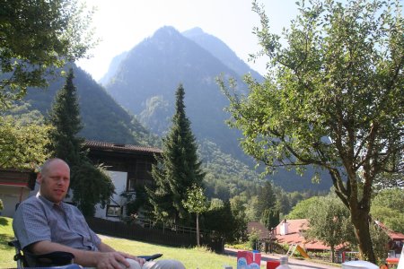 Op de camping tussen de bergen in Liechtenstein